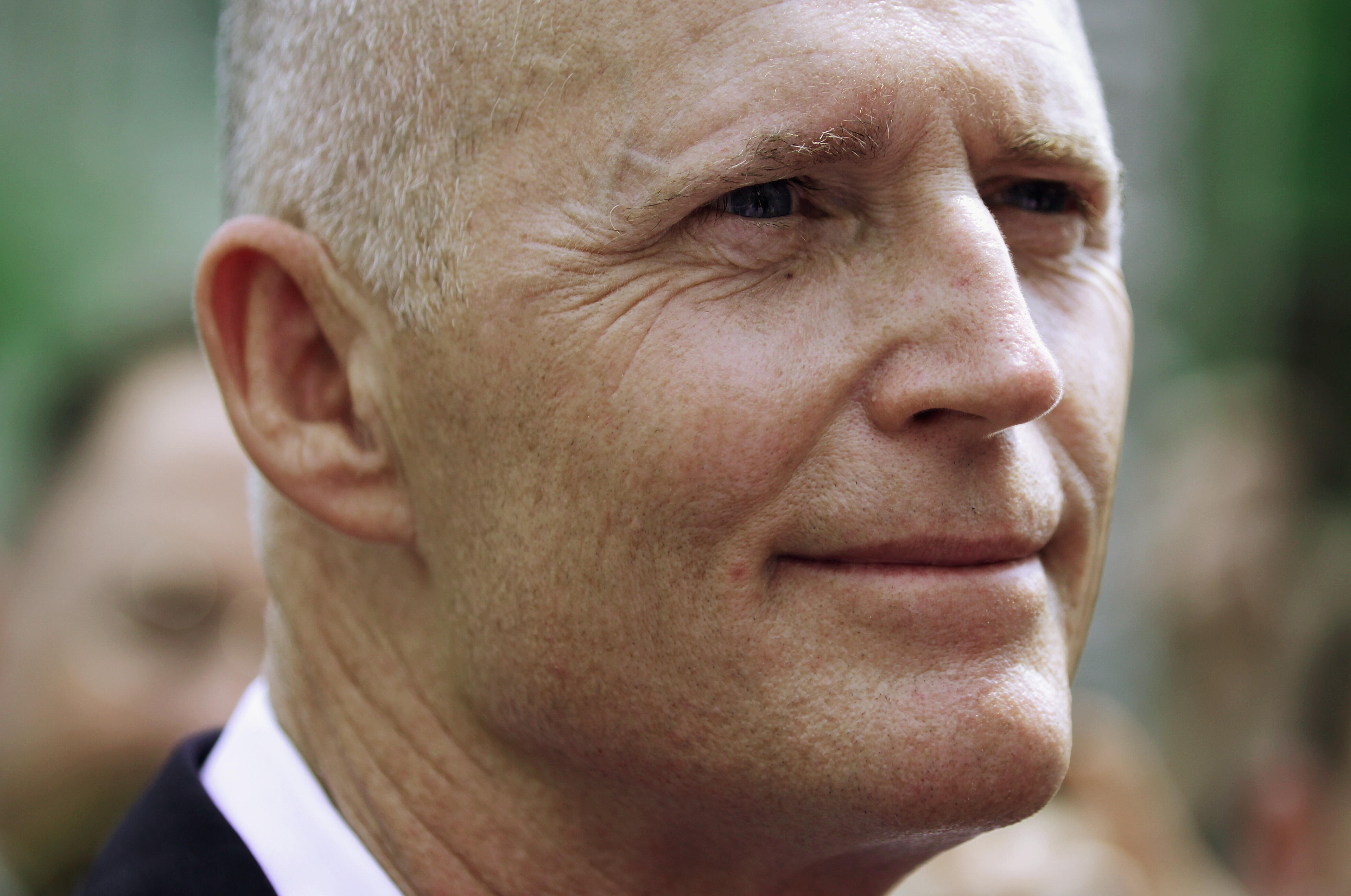 WASHINGTON, DC - MAY 06:  Governor Rick Scott (R-FL) speaks to members of the media after a meeting with Secretary of Health and Human Services Sylvia Burwell May 6, 2015 in Washington, DC. Governor Scott met with Secretary Burwell to discuss his funding 