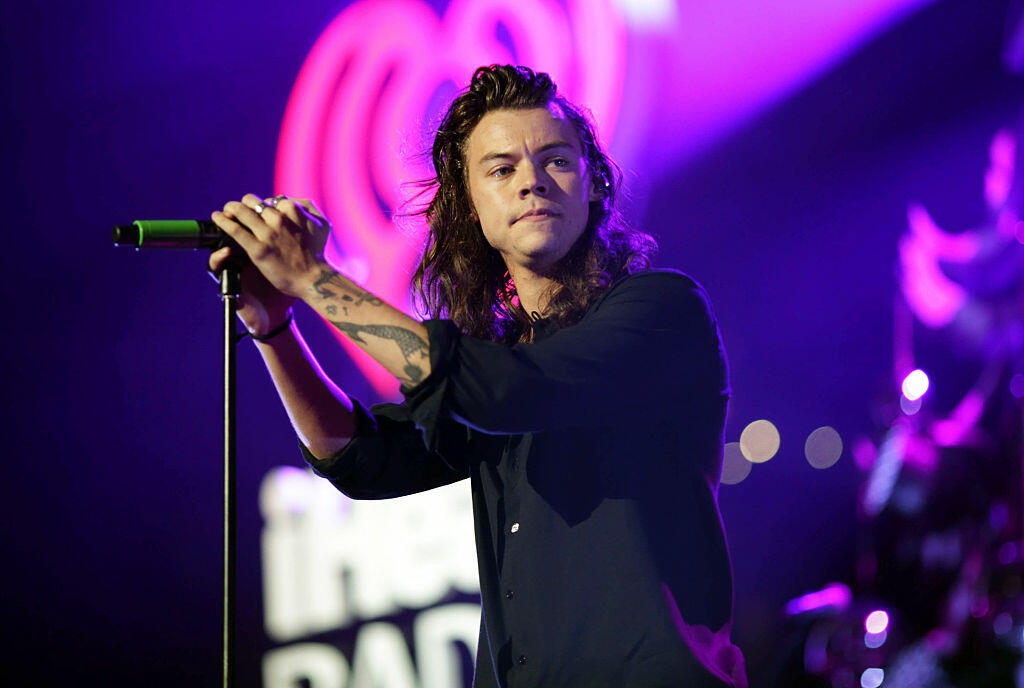 LOS ANGELES, CA - DECEMBER 04:  (EDITORS NOTE: IMAGE WAS PROCESSED USING DIGITAL FILTERS) Recording artist Harry Styles of music group One Direction performs onstage during 102.7 KIIS FMÂs Jingle Ball 2015 Presented by Capital One at STAPLES CENTER on December 4, 2015 in Los Angeles, California.  (Photo by Christopher Polk/Getty Images for iHeartMedia)