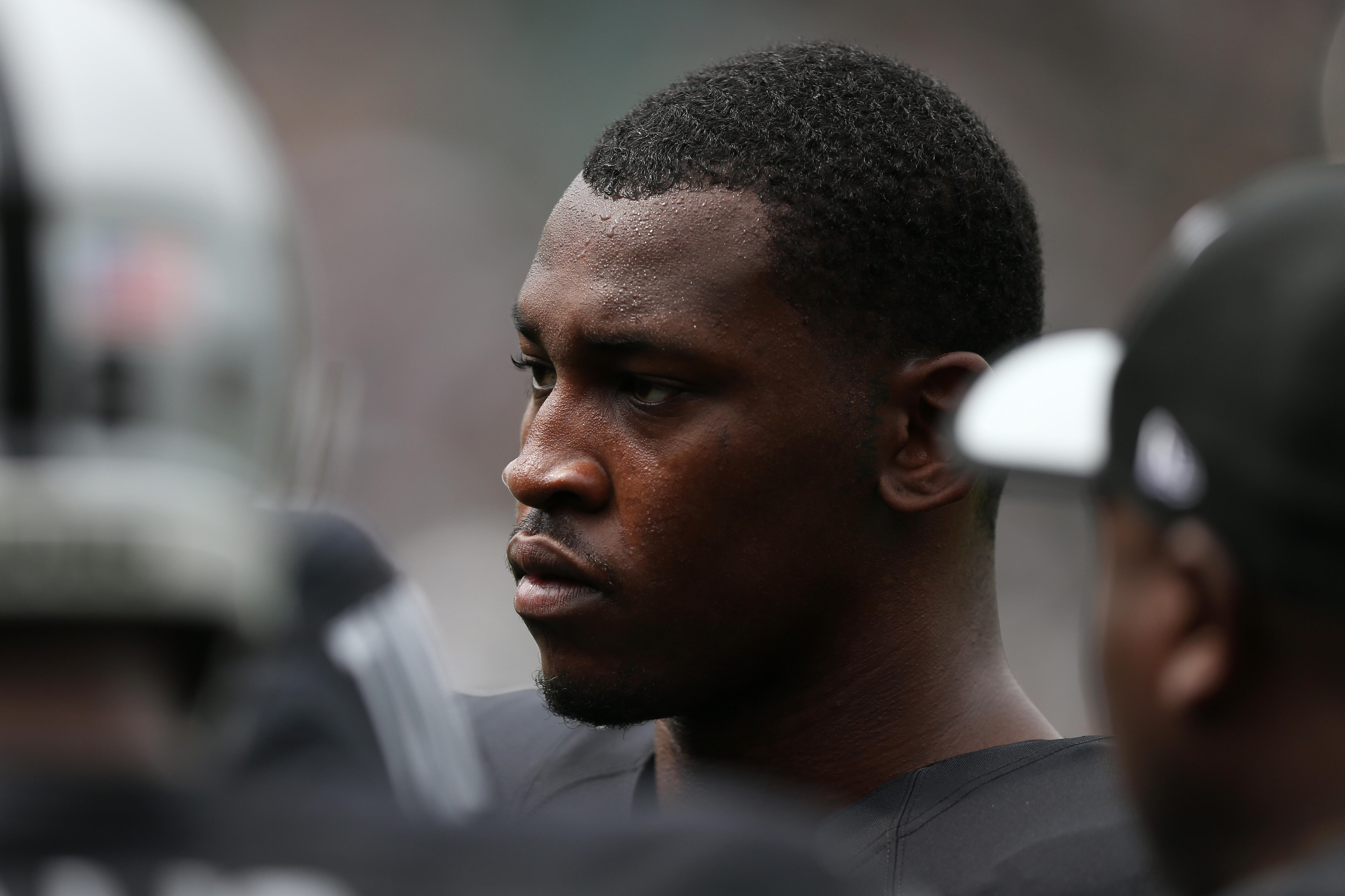 OAKLAND, CA - SEPTEMBER 13:  Aldon Smith #99 of the Oakland Raiders warms up prior to playing the Cincinnati Bengals in their NFL season opener game at O.co Coliseum on September 13, 2015 in Oakland, California.  (Photo by Ezra Shaw/Getty Images)