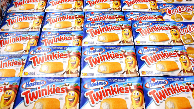CHICAGO, IL - DECEMBER 11:  Hostess Twinkies are offered for sale at a Jewel-Osco grocery store on December 11, 2012 in Chicago, Illinois. The Jewel-Osco grocery store chain purchased the last shipment of 20,000 boxes of Hostess products and put them on s
