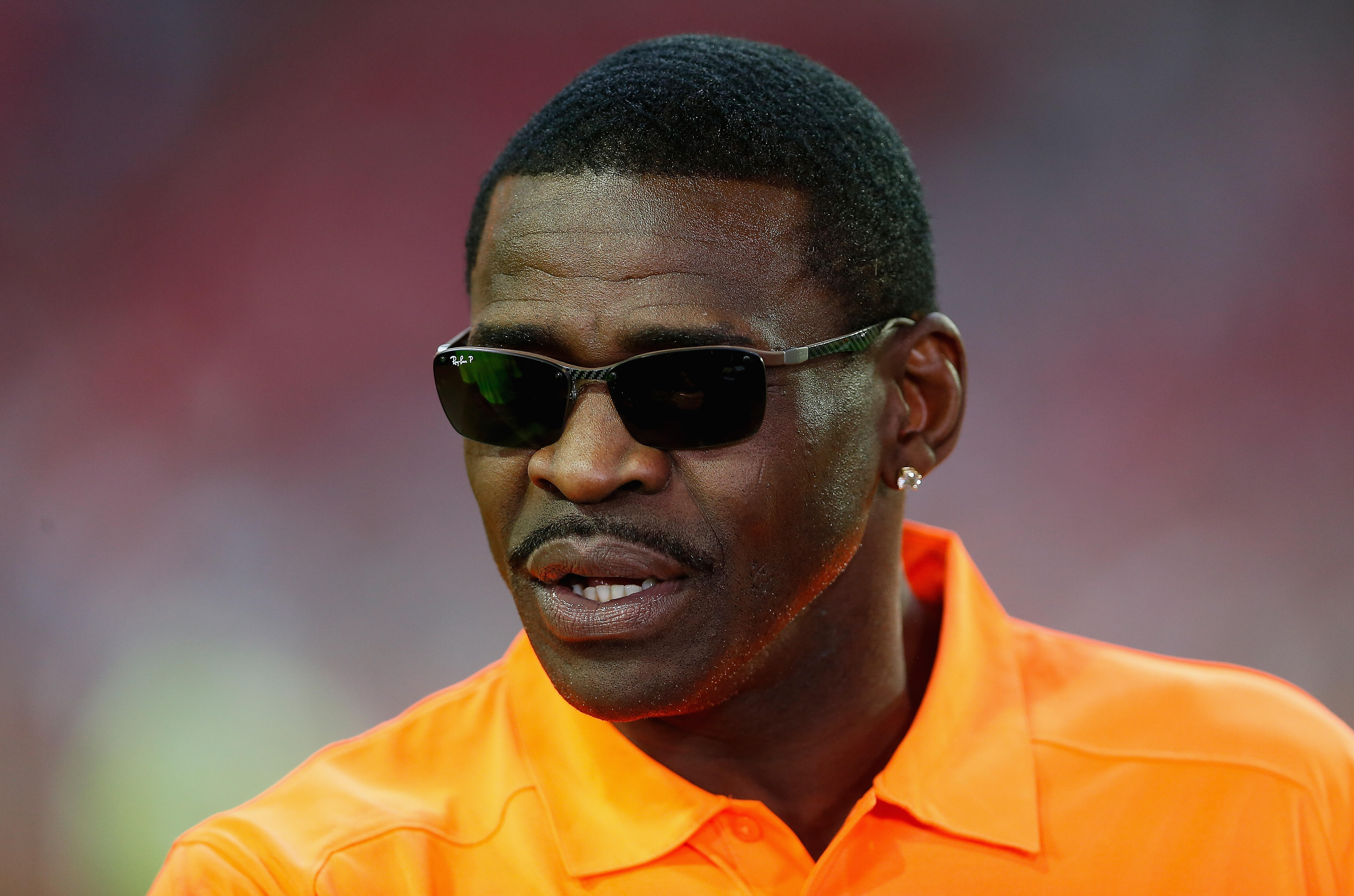 GLENDALE, AZ - JANUARY 25: Pro Bowl alumni captain Michael Irvin stands on the sidelines before the 2015 Pro Bowl at University of Phoenix Stadium on January 25, 2015 in Glendale, Arizona.  (Photo by Christian Petersen/Getty Images)