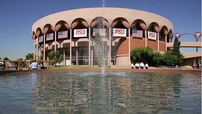 TEMPE, UNITED STATES:  A view of the Gammage Auditorium on the campus of Arizona State University (ASU) 13 October 2004 in Tempe, Az, where the third and last presidential debate between George W. Bush and Democratic challenger John Kerry will be held lat