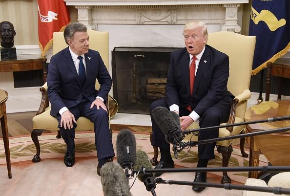 WASHINGTON, D.C. - MAY 18: (AFP-OUT) President Donald Trump meets with President Juan Manuel Santos of Colombia in the Oval Office of the White House on May 18, 2017 in Washington, DC. (Photo by Olivier Douliery-Pool/Getty Images)