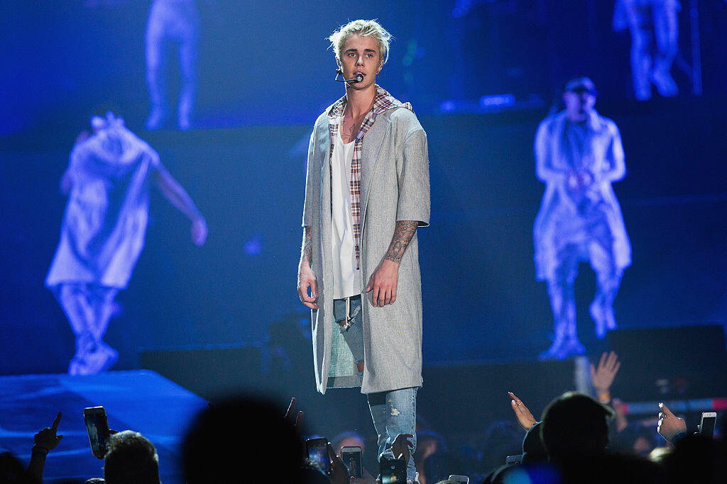 SEATTLE, WA - MARCH 09:  Justin Bieber performs on stage during opening night of the 'Purpose World Tour' at KeyArena on March 9, 2016 in Seattle, Washington.  (Photo by Mat Hayward/Getty Images)