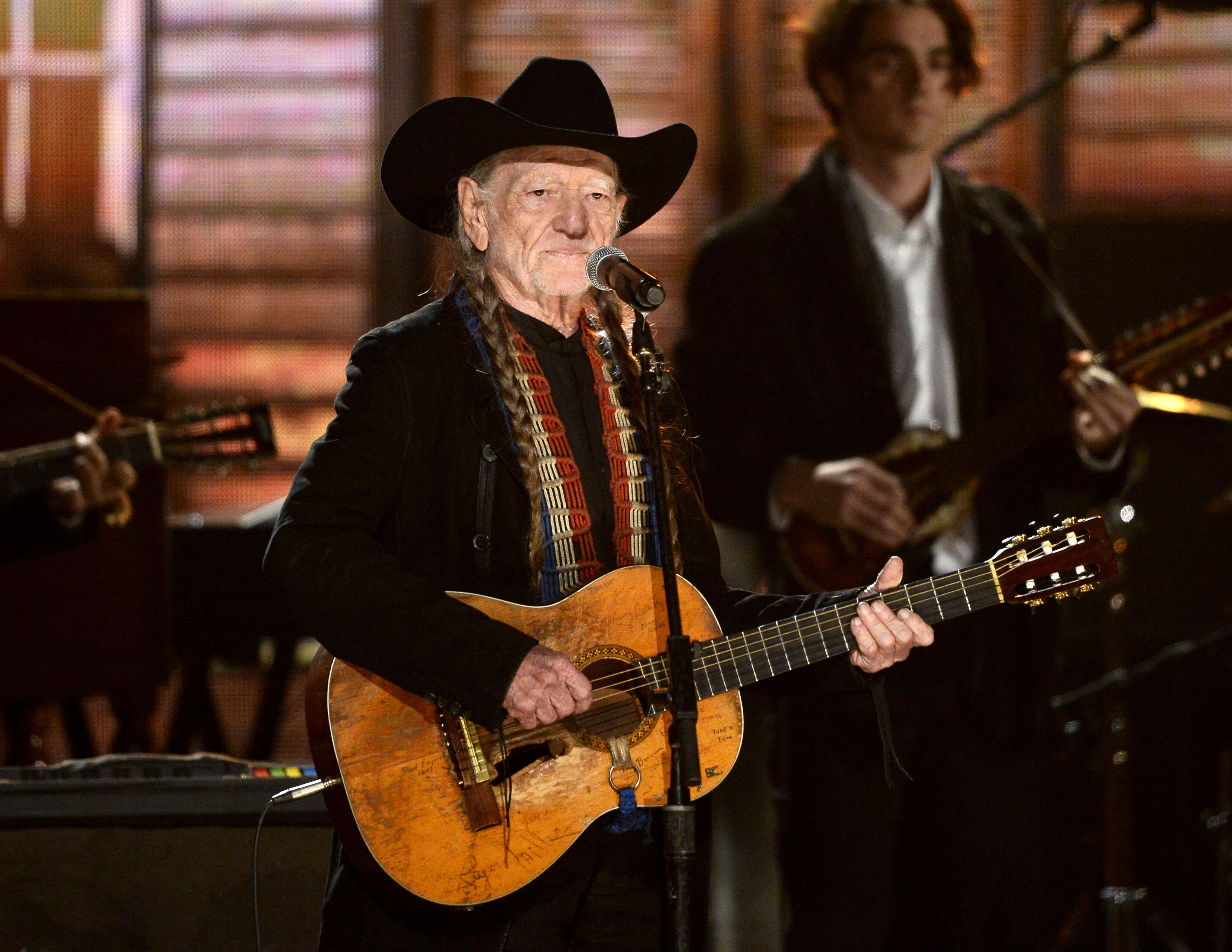 LOS ANGELES, CA - JANUARY 26:  Musician Willie Nelson performs 