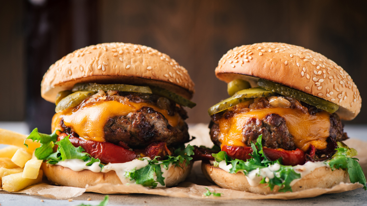 This Nebraska Restaurant Serves The Best Cheeseburger In The Entire