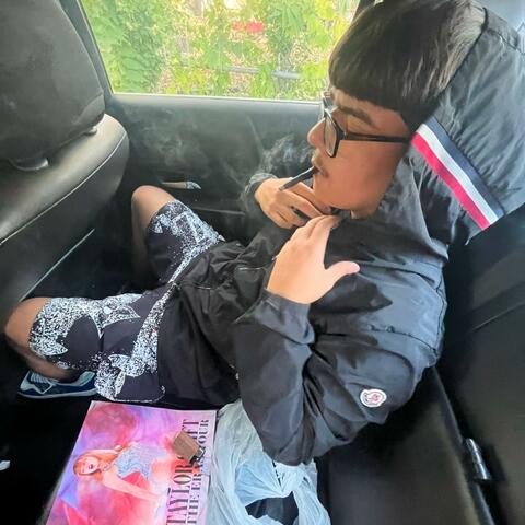 Background Thumbnail