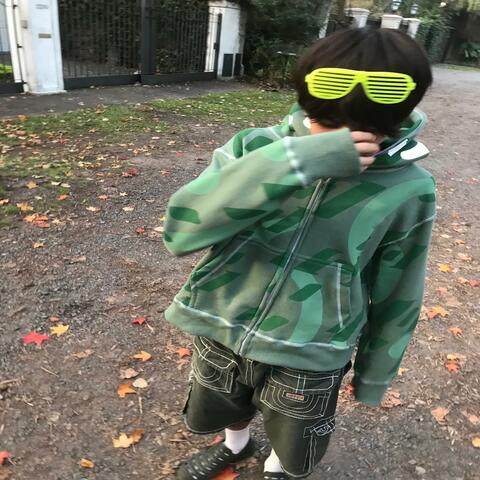 Background Thumbnail