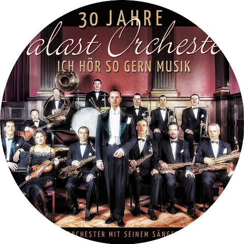 Palast Orchester mit seinem Sänger Max Raabe