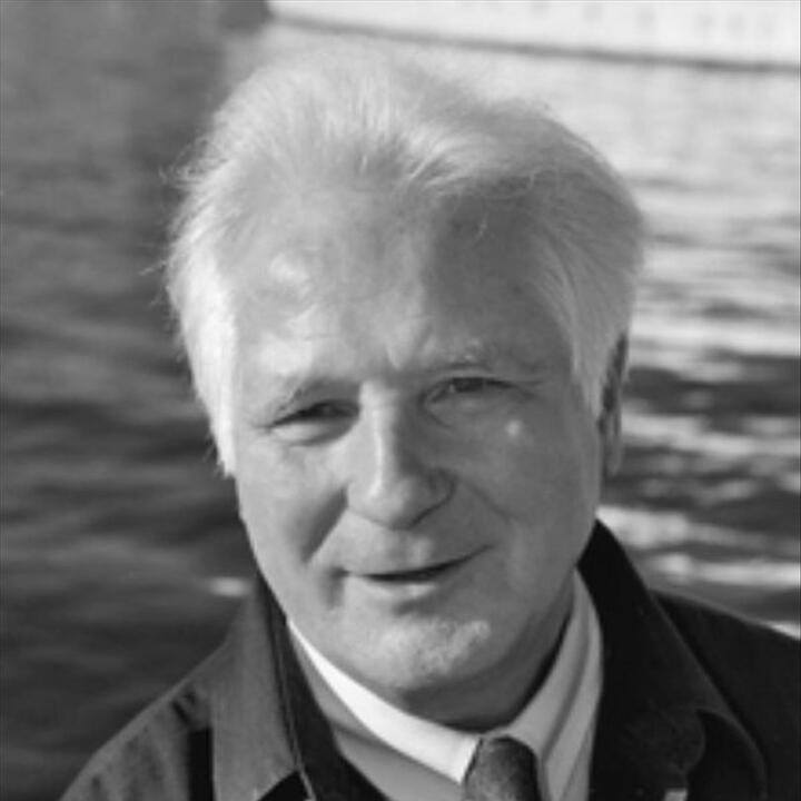 Helmut Muller-Bruhl
