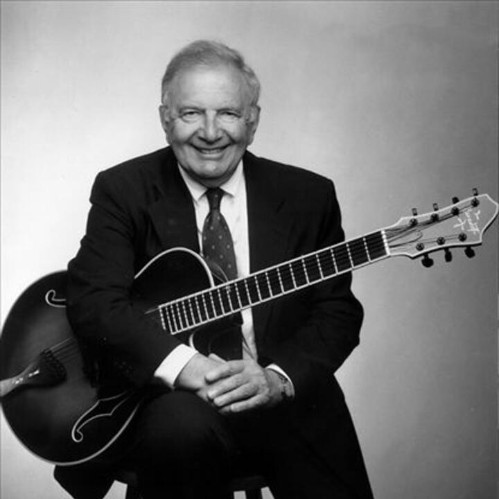 Bucky Pizzarelli