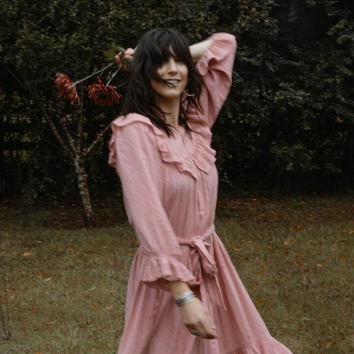 Nicki Bluhm