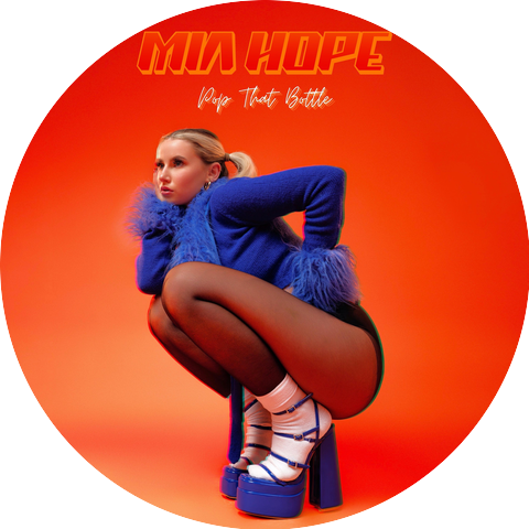 Mia Hope