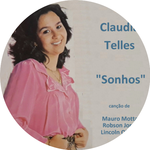 Cláudia Telles