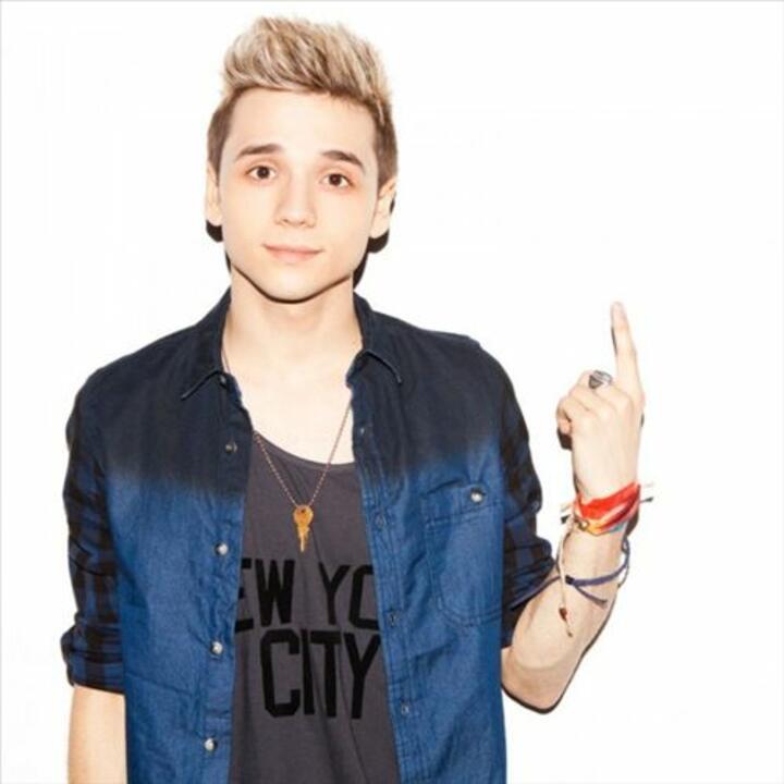 Elyar Fox