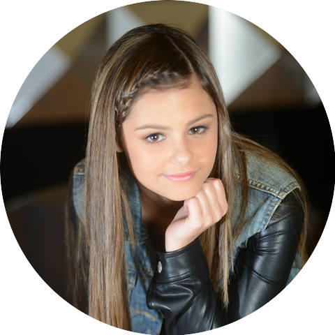 Jacquie Lee