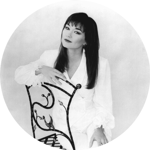 Lari White