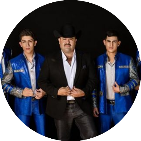 Cornelio Vega y su Dinastia