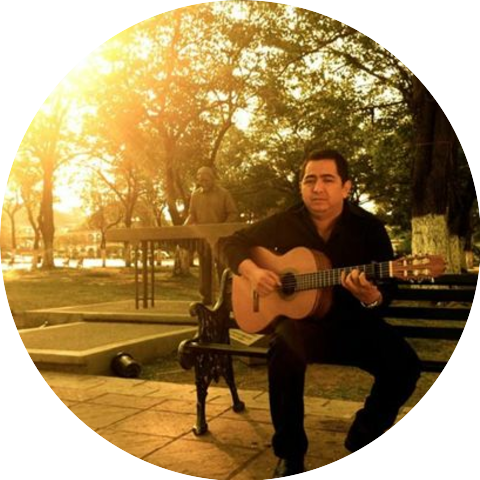Carlos Macías