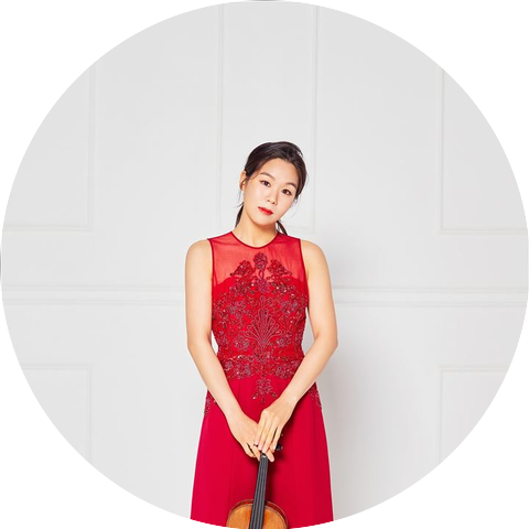 Esther Yoo