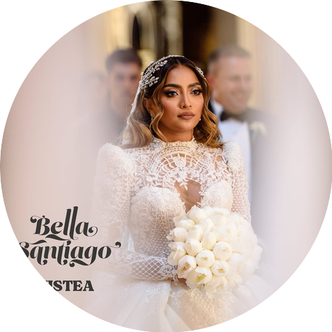 Bella Santiago