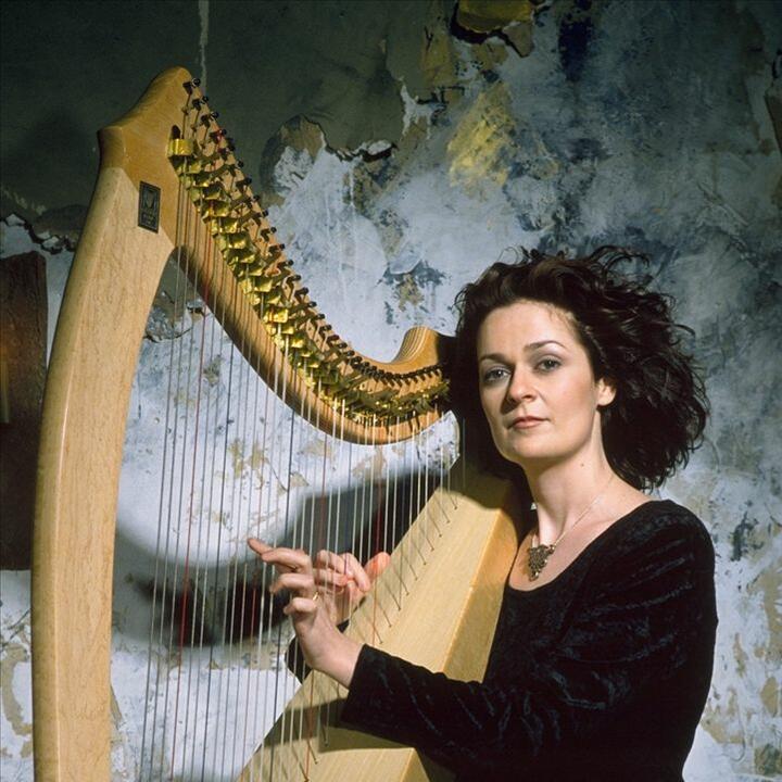 Aine Minogue & DruidStone