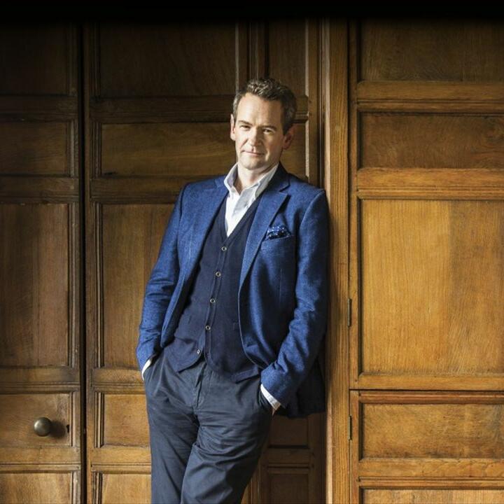Alexander Armstrong