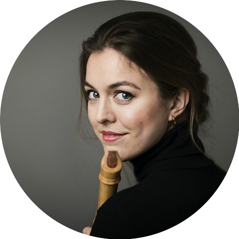 Tabea Debus