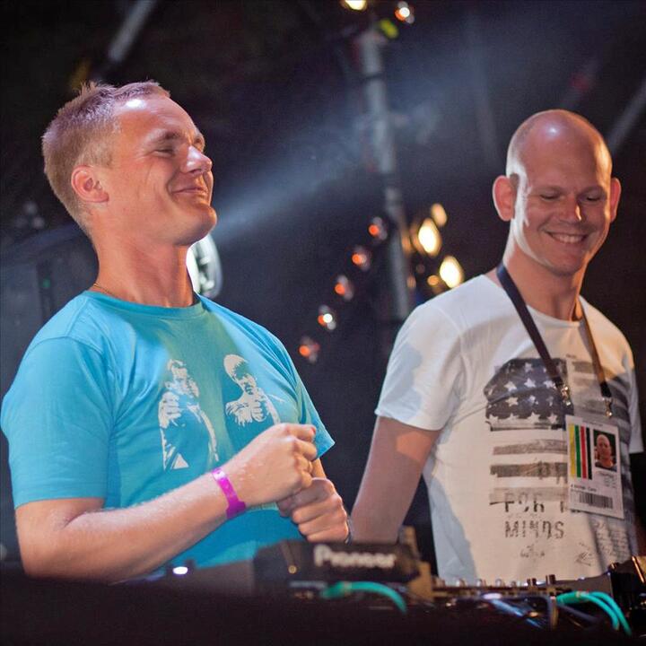 4 Strings vs DJ Shaine