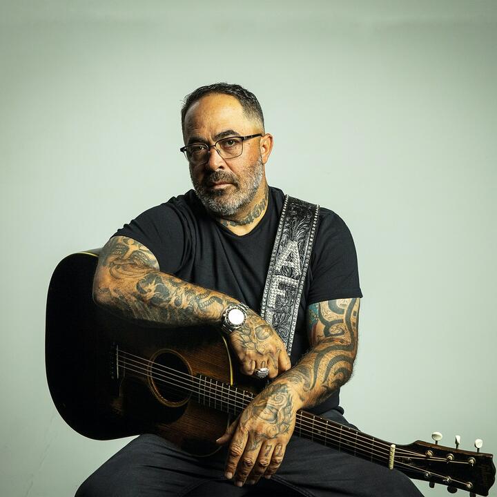 Aaron Lewis Wife And Net Worth