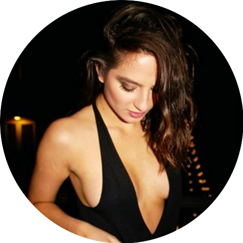 Chloe Angelides