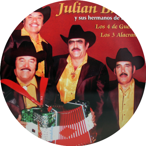 Julian Briano y sus hermanos de Durango
