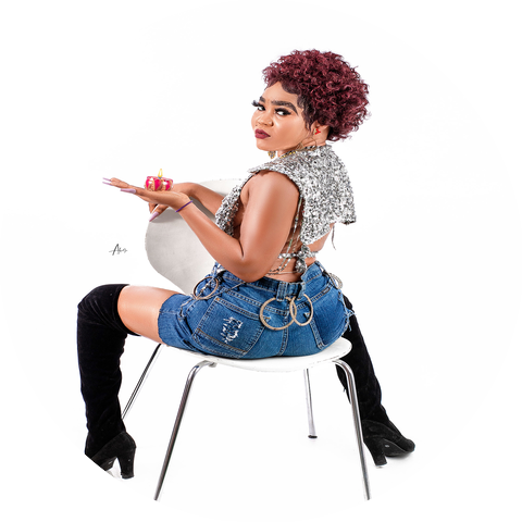 Queen Debz