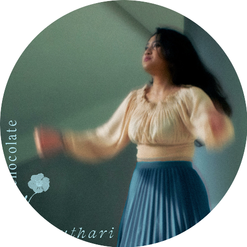 Vee Authari