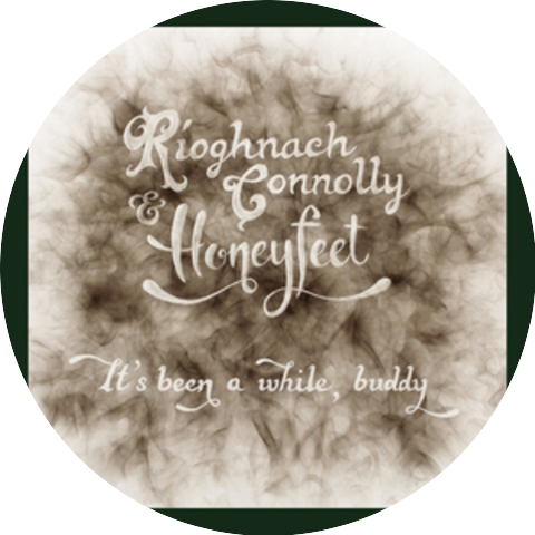 Ríoghnach Connolly & Honeyfeet