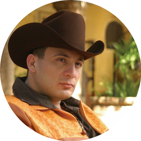 Valentín Elizalde & Calibre 50