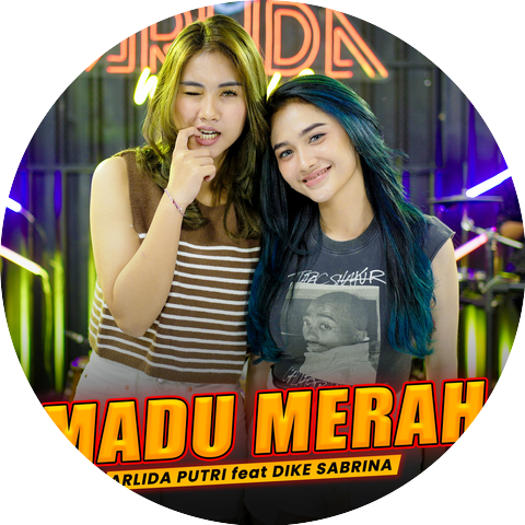 Arlida Putri and Dike Sabrina