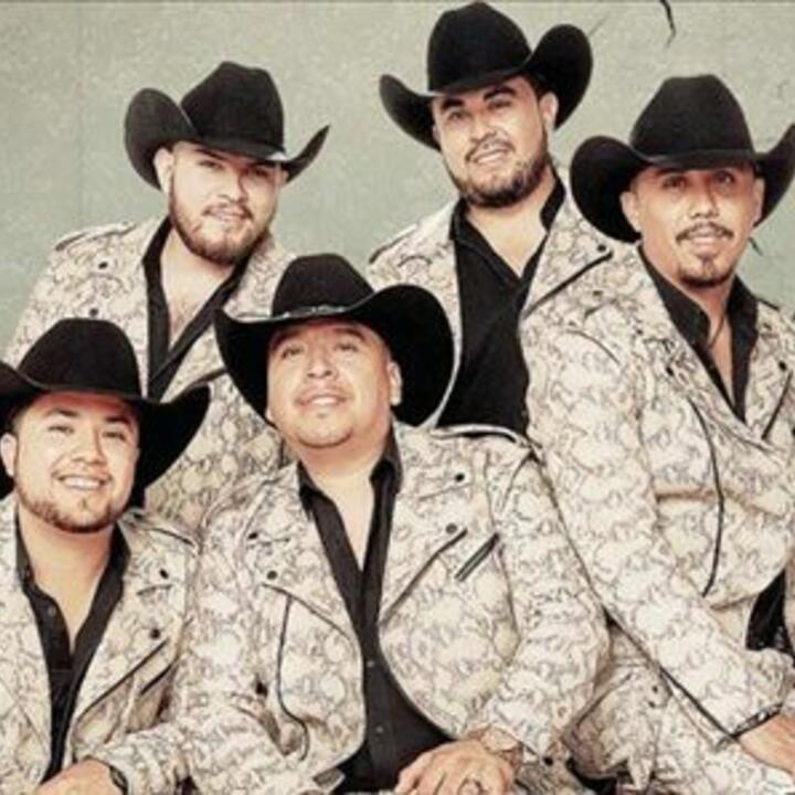 La Maquinaria Norteña & Secretto