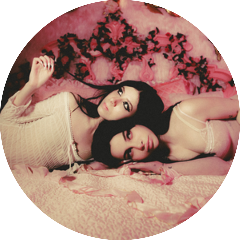 Ellise & Ashley Sienna