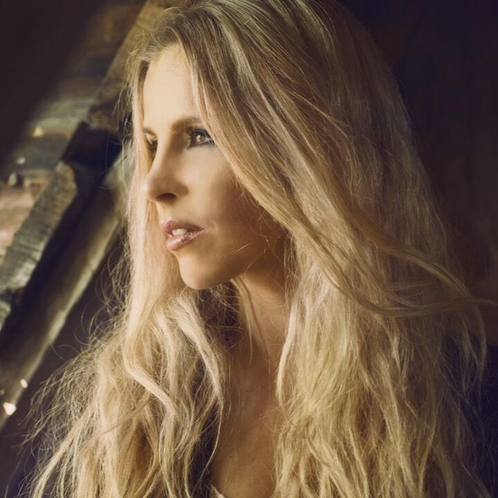 Lisa Miskovsky