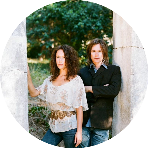 Sarah Lee Guthrie