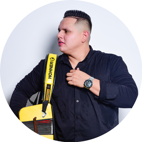 Ralphy Reguillo  "El Que Canta y Toca"