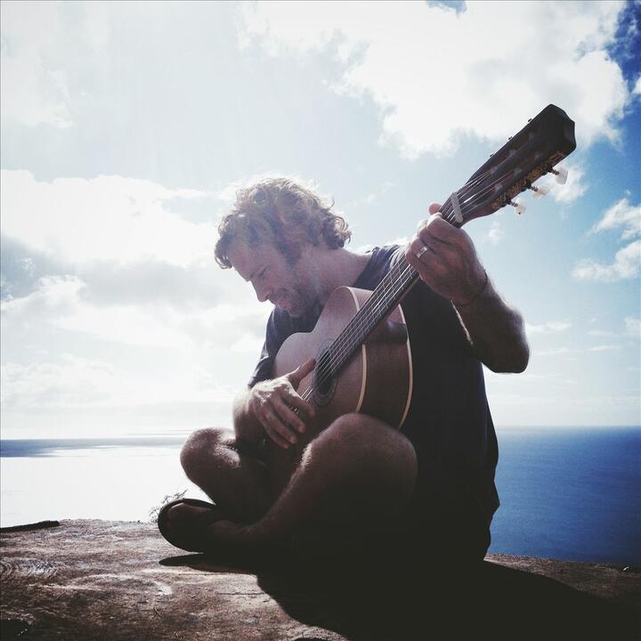 Jack Johnson with ALO