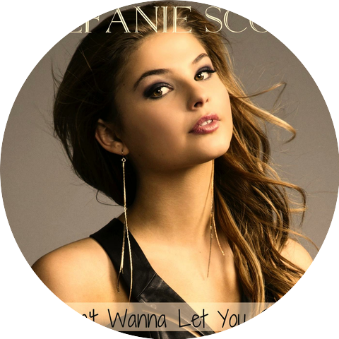 Stefanie Scott