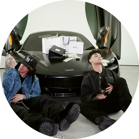 Santorino & FalseCris