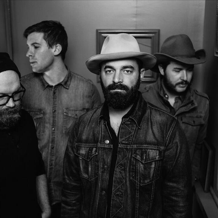 Drew Holcomb & the Neighbors