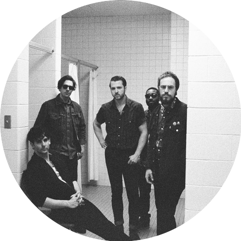 Low Cut Connie