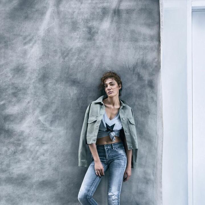 Ivi Adamou