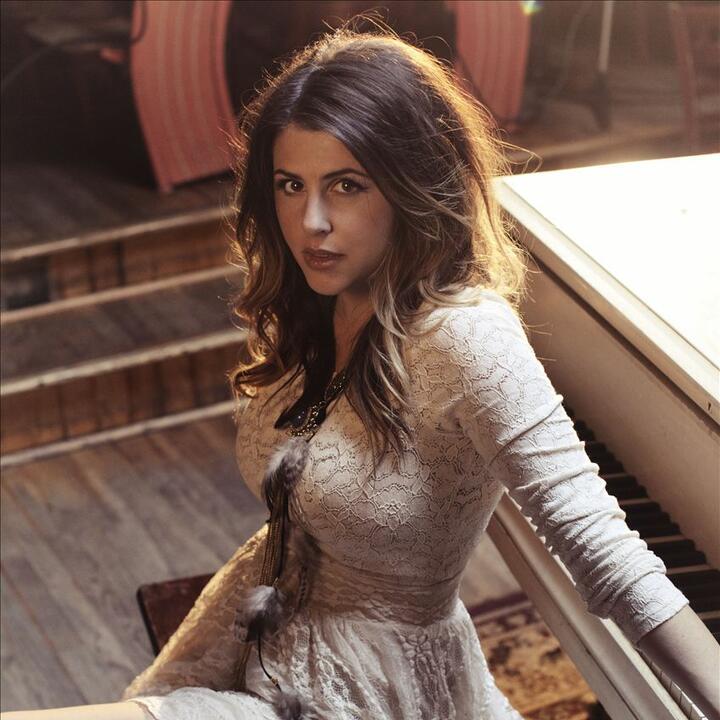 Jillette Johnson