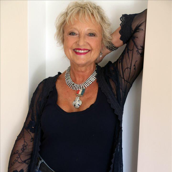 Amy Holland